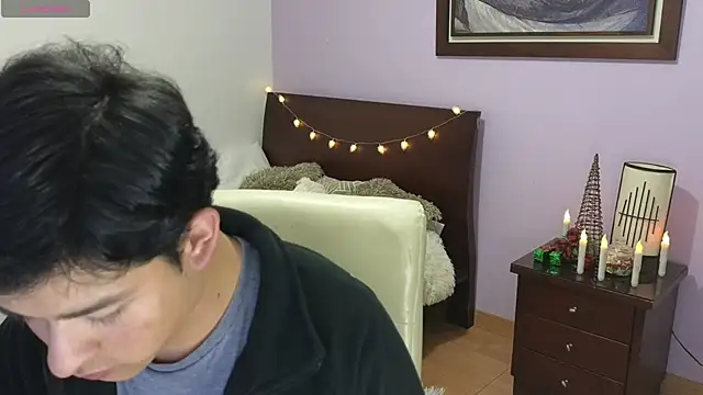 Snapshot of bottomtwink33 chatting on 11/08/25, 03:10 bottomtwink33 online show from 11/08/25, 03:10