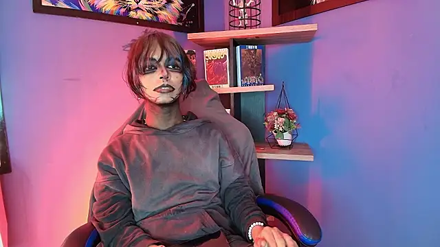 luxiel  online show from 02/26/26, 09:15