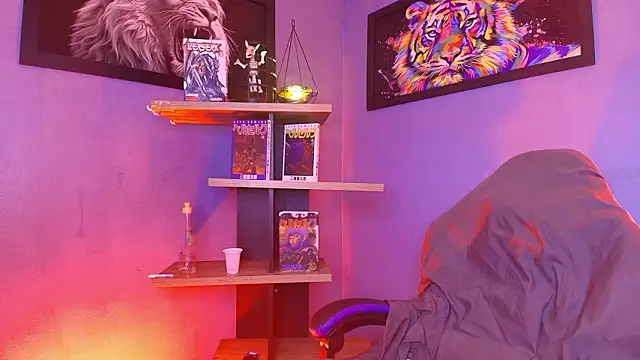 luxiel  online show from 02/11/26, 08:41