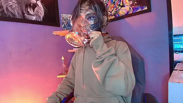 luxiel  online show from 02/04/26, 11:55