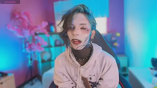 luxiel  online show from 03/27/26, 09:38