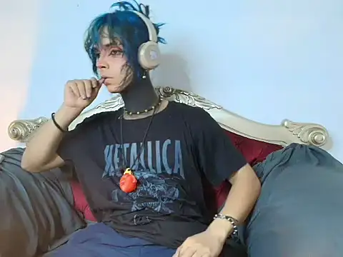 luxiel  online show from 04/14/26, 08:36