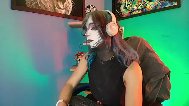 luxiel  online show from 02/27/26, 10:20