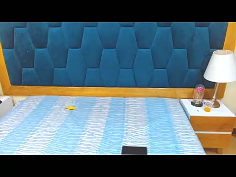 morrigan luxus2 online show from 12/16/25, 11:31