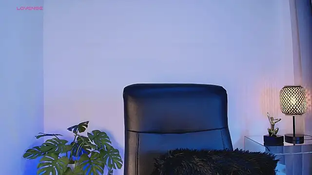 Snapshot of MissEmma__ chatting on 12/15/25, 12:44 MissEmma online show from 12/15/25, 12:44