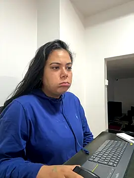 Snapshot of LorieFerrer chatting on 10/16/25, 02:36 LorieFerrer online show from 10/16/25, 02:36