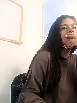 Snapshot of LorieFerrer chatting on 02/04/25, 02:21 LorieFerrer online show from 02/04/25, 02:21