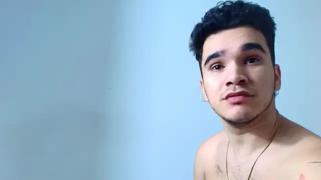 Snapshot of BrandoCraw chatting on 12/15/25, 02:50 BrandoCraw online show from 12/15/25, 02:50