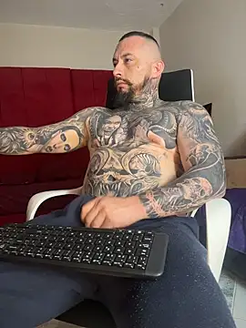 Snapshot of VenomHeat chatting on 11/13/25, 05:50 VenomHeat online show from 11/13/25, 05:50