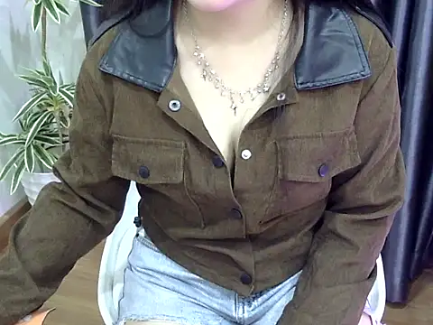 Snapshot of KatunLive chatting on 11/07/25, 07:13 KatunLive online show from 11/07/25, 07:13