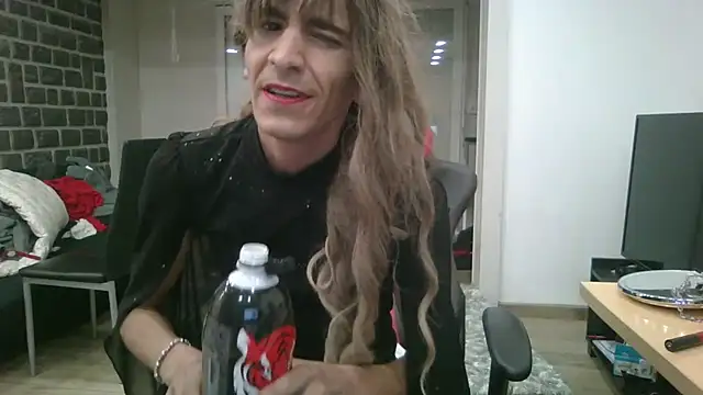 samia42 online show from 11/18/25, 05:05