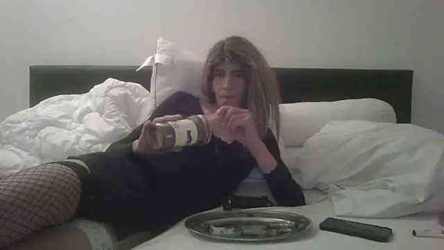 samia42 online show from 04/17/26, 02:03