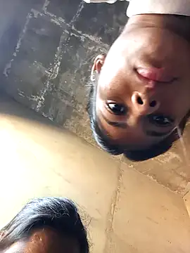 Snapshot of CUTE_V_SEXY chatting on 11/08/25, 05:00 CUTE V SEXY online show from 11/08/25, 05:00