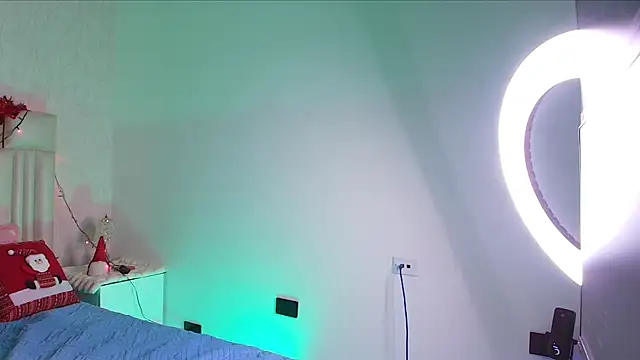 alanarose18 online show from 12/01/25, 07:15