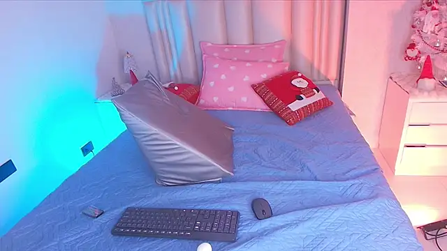 alanarose18 online show from 01/06/26, 07:18