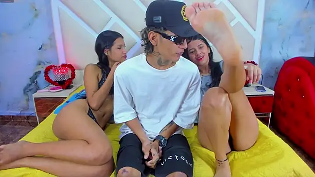 Threelicious  online show from 02/05/26, 12:17