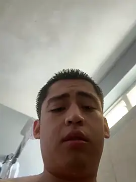 Snapshot of juiceloof chatting on 11/11/25, 09:42 juiceloof online show from 11/11/25, 09:42