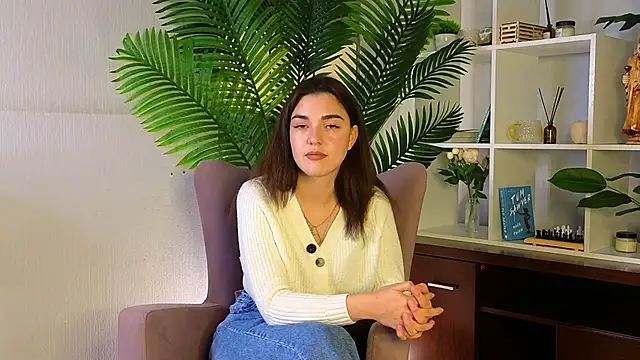 Snapshot of EleneGroder chatting on 11/08/25, 07:01 EleneGroder online show from 11/08/25, 07:01