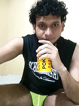 prototipoA45 online show from 12/18/25, 04:39