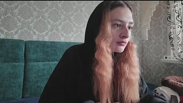 SweetLiaison online show from 04/16/26, 06:03