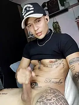 Snapshot of strong_dick7in chatting on 07/22/26, 05:15 strong dick7in online show from 07/22/26, 05:15
