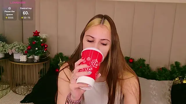 AriaBe11 online show from 12/20/25, 07:11