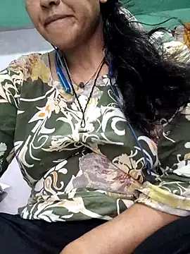 Snapshot of Piya_Bakshi chatting on 06/08/26, 12:49 Piya Bakshi online show from 06/08/26, 12:49