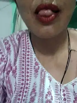 Snapshot of Piya_Bakshi chatting on 07/04/26, 04:52 Piya Bakshi online show from 07/04/26, 04:52