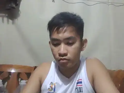 Snapshot of denzkylexx chatting on 06/17/26, 01:32 denzkylexx online show from 06/17/26, 01:32