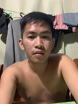 Snapshot of denzkylexx chatting on 06/23/26, 03:32 denzkylexx online show from 06/23/26, 03:32