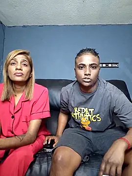 Snapshot of power_couple1 chatting on 11/12/25, 06:23 power couple1 online show from 11/12/25, 06:23