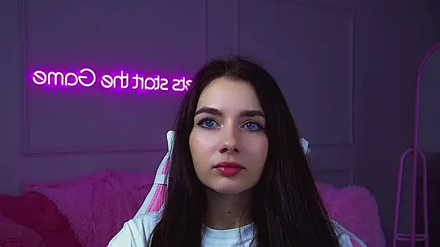 SelenaPonces online show from 11/12/25, 12:09