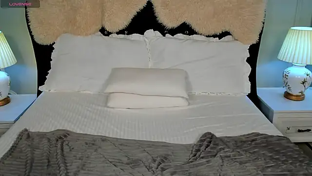 Lily  Evans online show from 11/22/25, 04:33