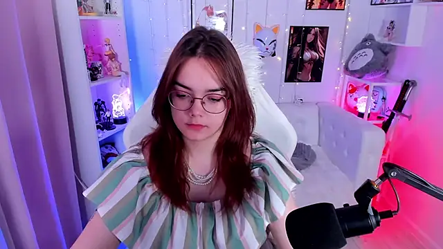 Lily  Evans online show from 11/23/25, 04:11