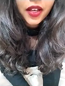 Sexy Divya   online show from 12/05/25, 06:45