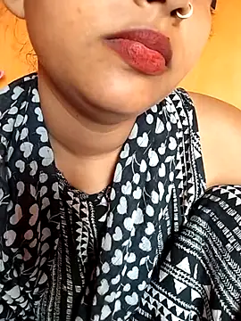 Sexy Divya   online show from 06/26/26, 01:33