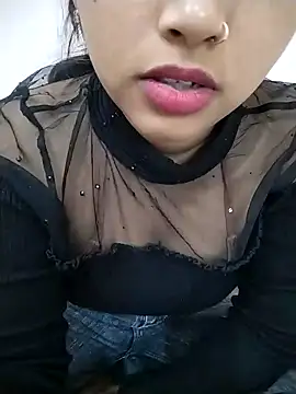 Sexy Divya   online show from 12/17/25, 06:07