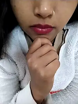 Sexy Divya   online show from 12/18/25, 05:23