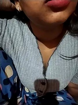 Snapshot of Sexy_Divya__ chatting on 05/07/26, 05:27 Sexy Divya online show from 05/07/26, 05:27