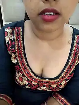 Snapshot of Sexy_Divya__ chatting on 05/11/26, 06:15 Sexy Divya online show from 05/11/26, 06:15