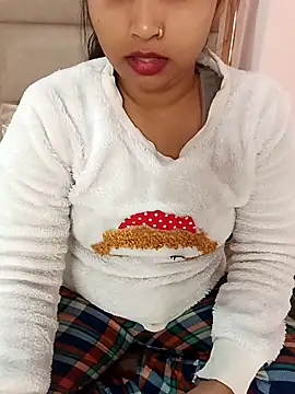 Sexy Divya   online show from 11/25/25, 05:19