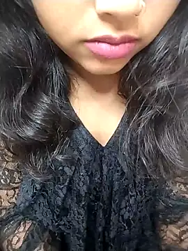 Sexy Divya   online show from 12/04/25, 06:01