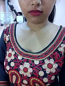 Snapshot of Sexy_Divya__ chatting on 05/11/26, 02:45 Sexy Divya online show from 05/11/26, 02:45