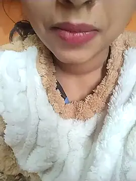 Sexy Divya   online show from 12/19/25, 05:43