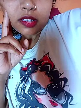 Sexy Divya   online show from 06/18/26, 10:42