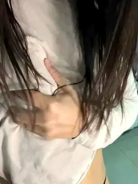 Snapshot of KK583 chatting on 11/17/25, 09:46 KK583 online show from 11/17/25, 09:46