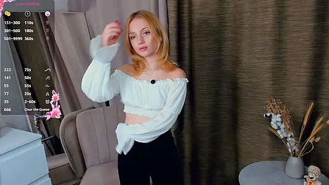 Snapshot of DoreenRuffner chatting on 11/08/25, 01:14 DoreenRuffner online show from 11/08/25, 01:14