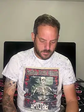 Snapshot of vanevip123 chatting on 11/25/25, 11:10 vanevip123 online show from 11/25/25, 11:10