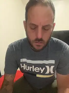 Snapshot of vanevip123 chatting on 11/19/25, 11:10 vanevip123 online show from 11/19/25, 11:10