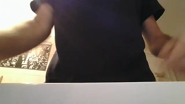 CuteDaddy92 online show from 12/17/25, 07:41